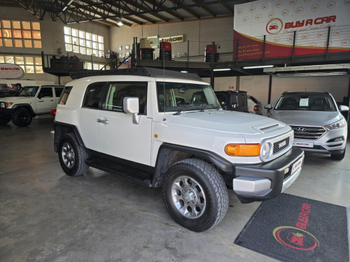 Toyota Toyota FJ CRUISER 4.0 V6 A/T 4X4 in Namibia