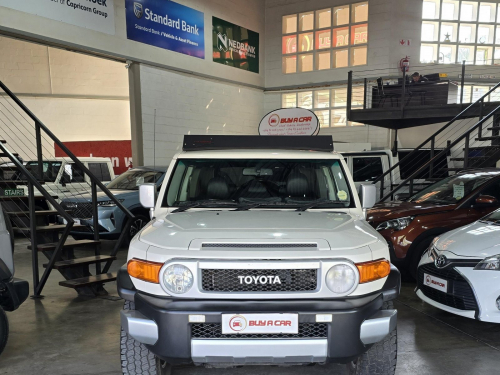 Toyota Toyota FJ CRUISER 4.0 V6 A/T 4X4 in Namibia