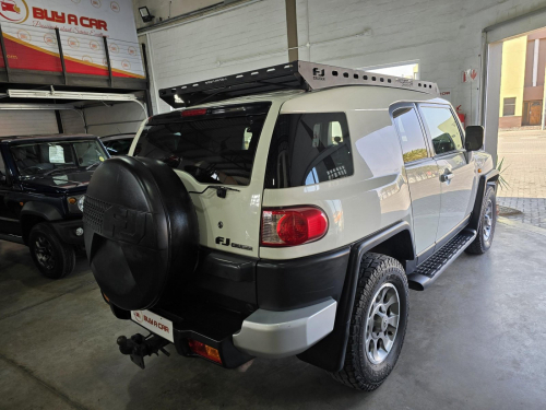 Toyota Toyota FJ CRUISER 4.0 V6 A/T 4X4 in Namibia