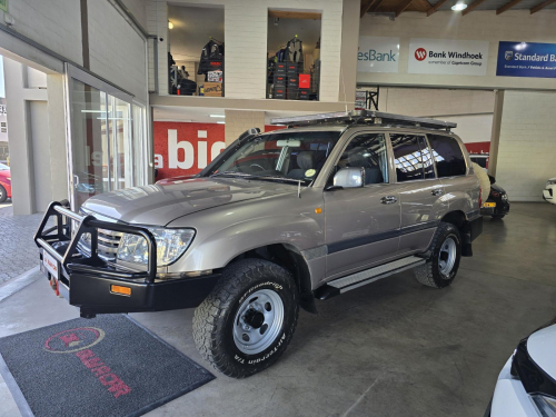 Toyota Toyota Land Cruiser 4.5 EFI 100 Series in Namibia