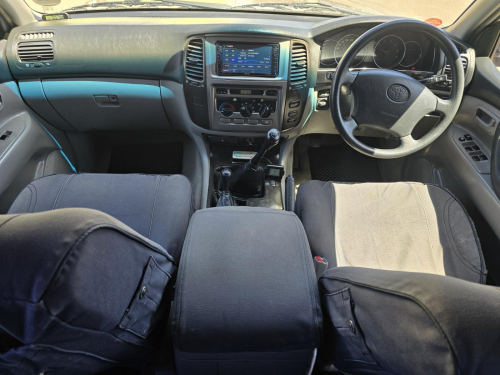 Toyota Toyota Land Cruiser 4.5 EFI 100 Series in Namibia