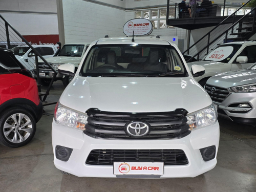 Toyota Toyota Hilux SC 2.4 GD S A/C 5MT in Namibia