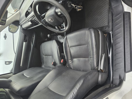 Toyota Toyota Hilux SC 2.4 GD S A/C 5MT in Namibia