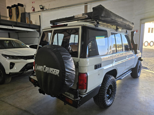 Toyota Land Cruiser 4.2 SLWB 4x4 in Namibia
