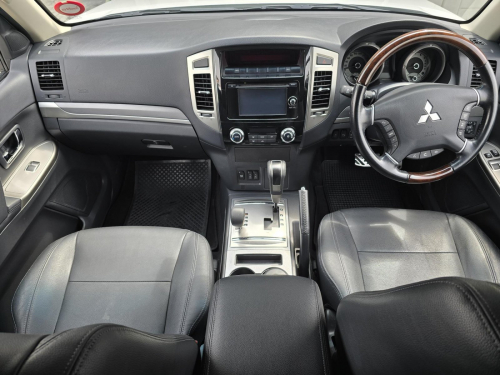 Mitsubishi Mitsubishi Pajero 3.2 DI GLS SWB A/T (Diesel) in Namibia