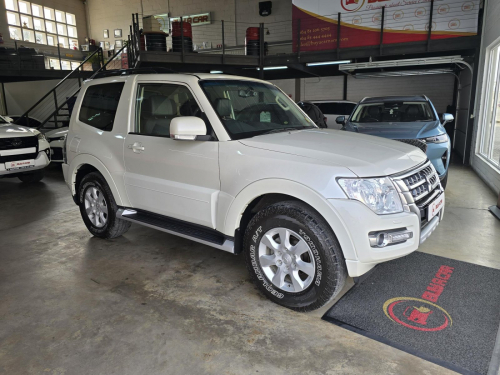 Used Mitsubishi Mitsubishi Pajero 3.2 DI GLS SWB A/T (Diesel) for sale in Swakopmund