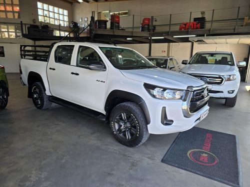 Pre-owned Toyota Toyota Hilux 2.4 Gd-6 Raider 4x4 A/T D/C for sale in 