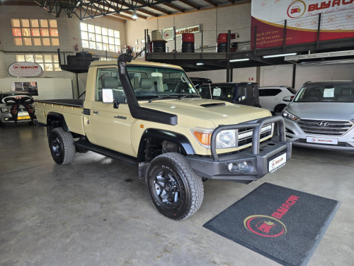 Toyota LAND CRUISER 4.5 V8 TDI S/C 4x4 in Namibia