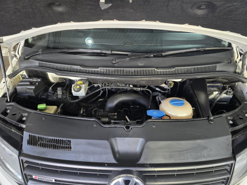 Volkswagen Volkswagen T6 Caravelle/California Beach 2.0L TDI 4Motion M/T in Namibia