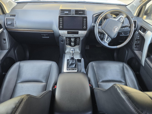 Toyota Prado VXL 2.8 GD-6  A/T 4X4 in Namibia