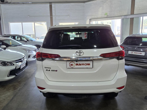Toyota Toyota Fortuner 2.4 GD-6 RB M/T 4X2 in Namibia