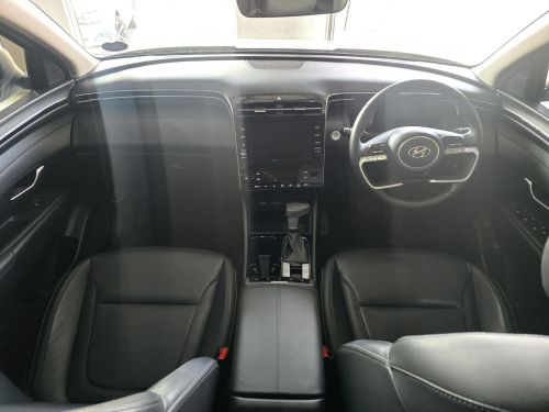Hyundai TUCSON 2.0 A/T ELITE in Namibia