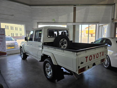 Toyota Toyota Land Cruiser Pickup LC79 4.0 Petrol D/C in Namibia