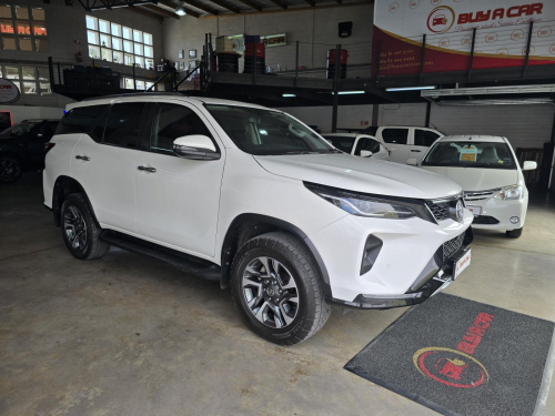 Toyota TOYOTA FORTUNER 2.4 GD-6 4X4 A/T in Namibia