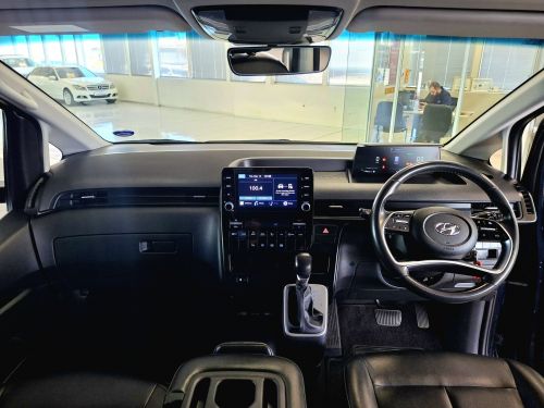 Hyundai Staria 2.2D Executive Automatic 9 Seater in Namibia
