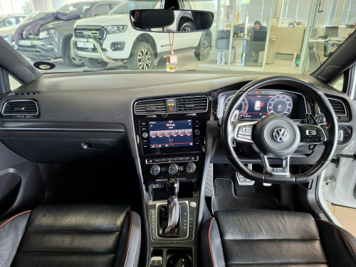 Volkswagen Golf 7.5 GTi 2.0 TSI DSG in Namibia