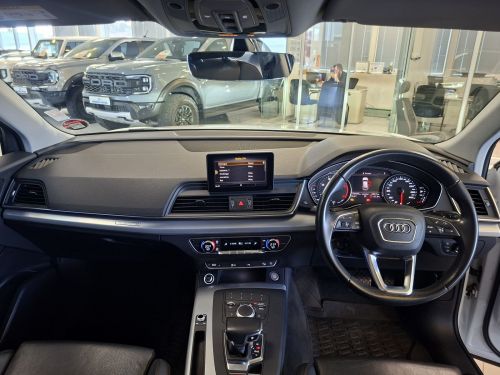Audi Q5 2.0 TDi Quattro S-Tronic Sport 40 TDI in Namibia