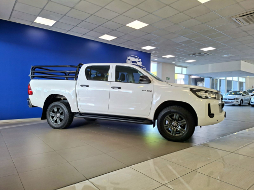 Toyota Hilux 2.4 GD-6 Raider Manual 4x2 in Namibia