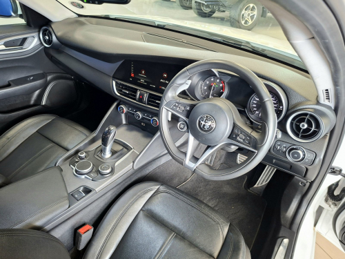 Alfa Romeo Giulia Super 2.0 Automatic 147KW in Namibia