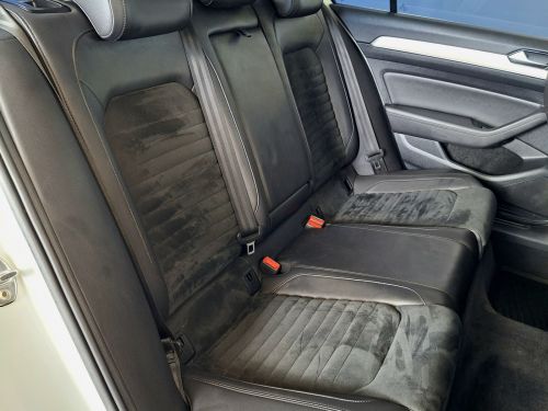 Volkswagen Passat 2.0 TSI Executive DSG in Namibia