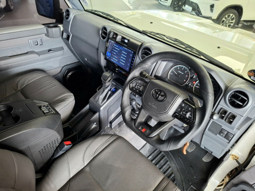 Toyota Land Cruiser 2.8 GD-6 Automatic 76 in Namibia