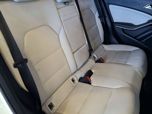 Mercedes-Benz A200 Style Manual in Namibia
