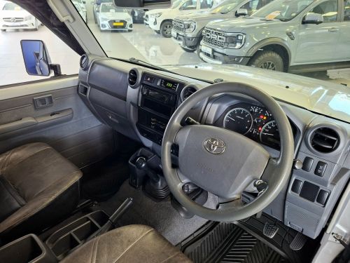 Toyota Landcruiser 79 4.5D V8 Single Cab in Namibia