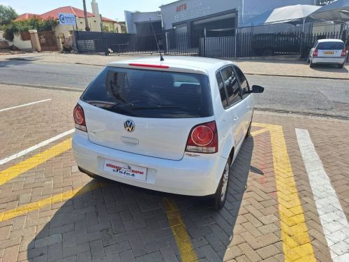 Volkswagen Polo Vivo 1.4 Trendline 5DR DEAL ASSISTANS in Namibia