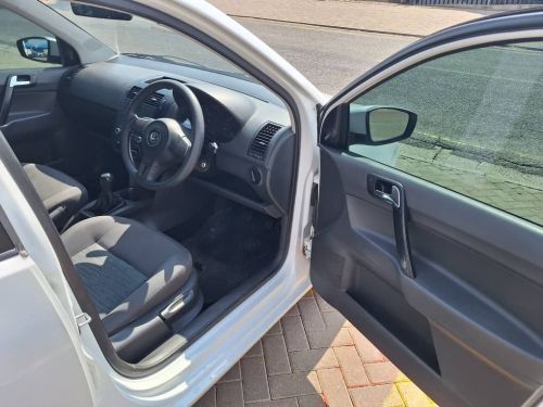 Volkswagen Polo Vivo 1.4 Trendline 5DR DEAL ASSISTANS in Namibia