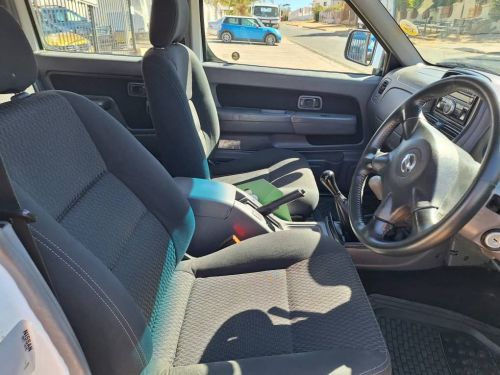 Nissan Np300 2.5 Tdi 4x4 P/u D/c DEAL ASSISTANCE in Namibia