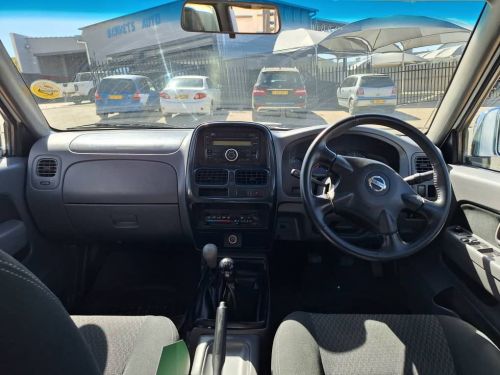 Nissan Np300 2.5 Tdi 4x4 P/u D/c DEAL ASSISTANCE in Namibia