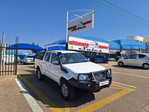 Toyota Hilux 4.0 4x4 A/T in Namibia