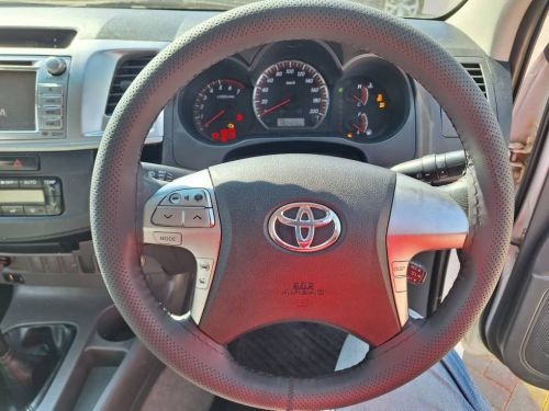 Toyota Hilux 4.0 4x4 A/T in Namibia