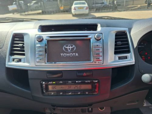 Toyota Hilux 4.0 4x4 A/T in Namibia