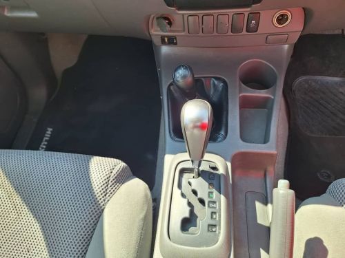 Toyota Hilux 4.0 4x4 A/T in Namibia