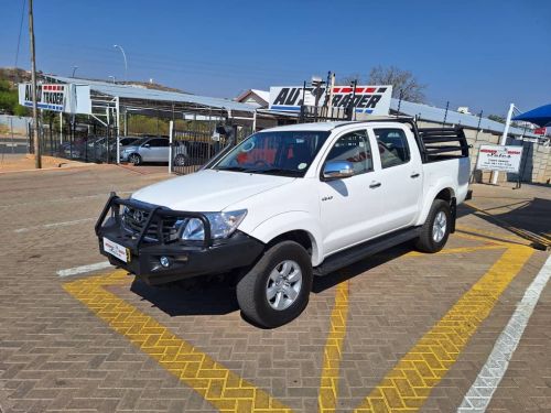 Toyota Hilux 4.0 4x4 A/T in Namibia