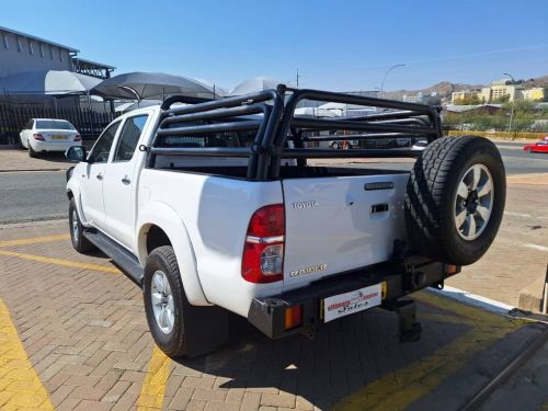 Toyota Hilux 4.0 4x4 A/T in Namibia