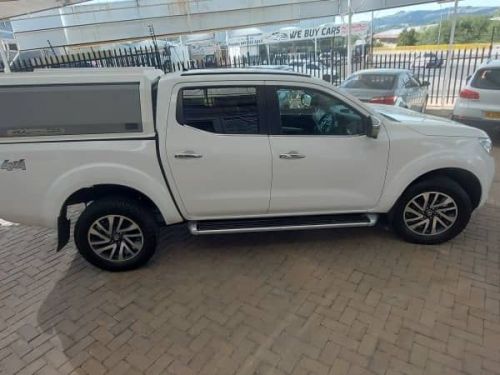 Nissan Navara LE in Namibia