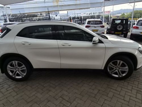Mercedes-Benz GLA 220CDI in Namibia