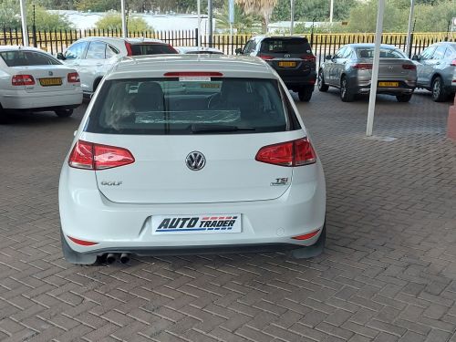 Volkswagen Golf VII TSI Comfortline in Namibia