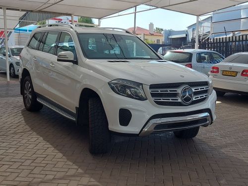 Mercedes-Benz GLS 350D in Namibia
