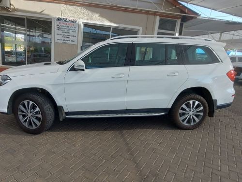Mercedes-Benz GLS 350D in Namibia