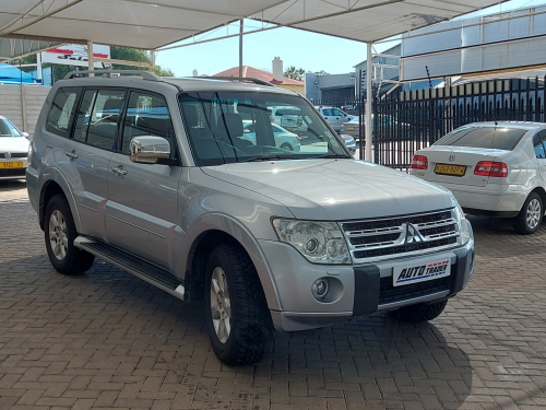 Mitsubishi Pajero GLS in Namibia