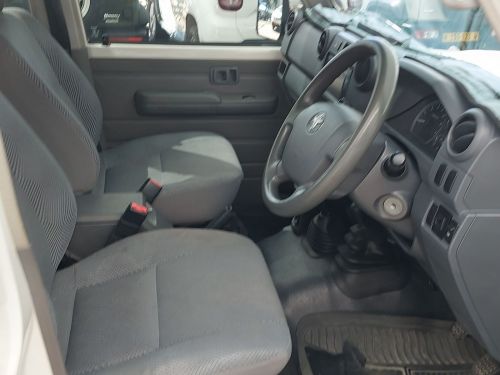 Toyota Land Cruiser 79 V6 in Namibia