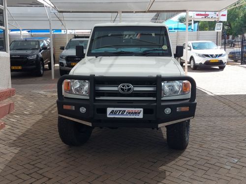 Toyota Land Cruiser 79 V6 in Namibia