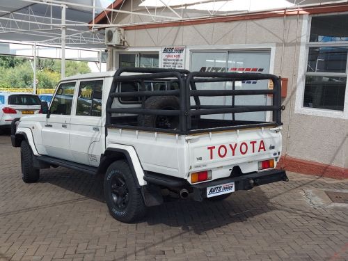 Toyota Land Cruiser 79 V6 in Namibia