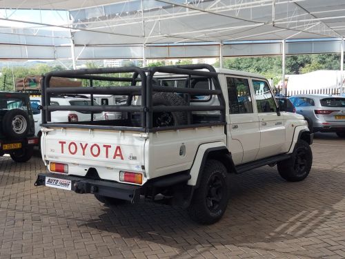 Toyota Land Cruiser 79 V6 in Namibia