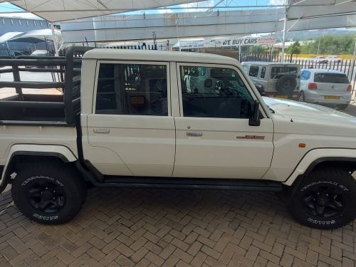 Toyota Land Cruiser 79 V6 in Namibia