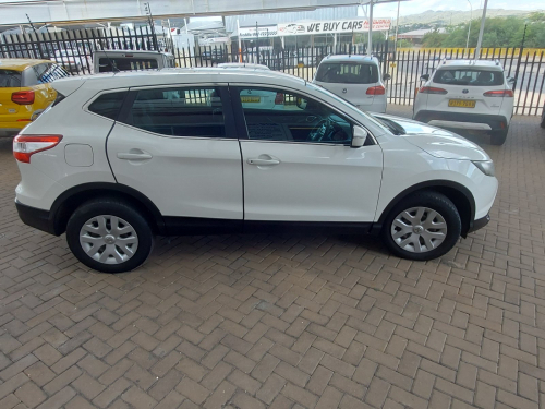 Nissan Qashqai Visia in Namibia