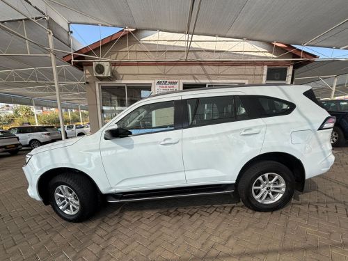 Isuzu MU-X D LS in Namibia